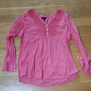 Cute gauzy salmon Gap top size  L